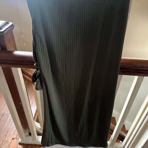 Green Ribbed Two Piece - Picture 3 of 3